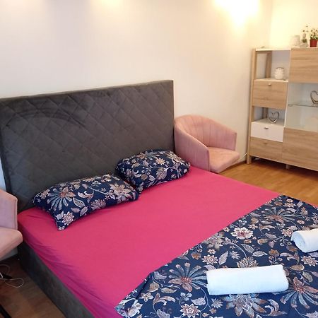 Rooms Viktoria Загреб Екстериор снимка